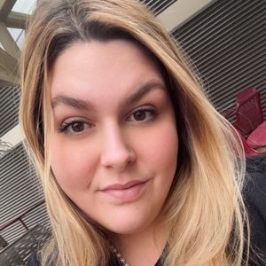 Meet your Posher, Devin